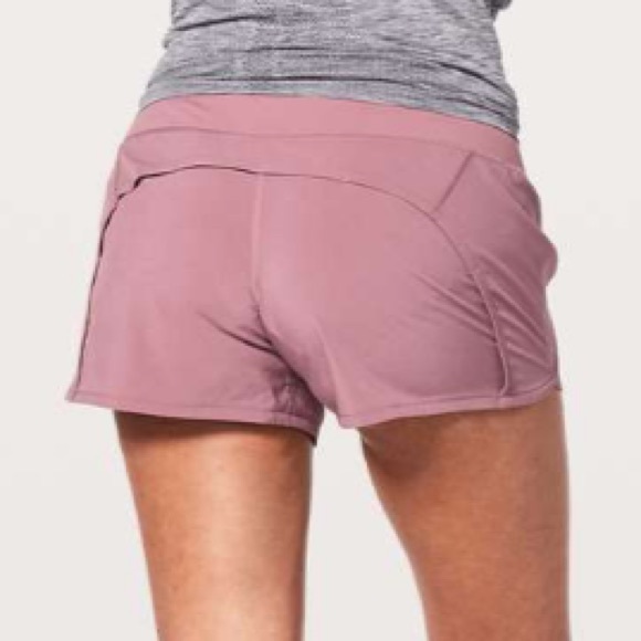 Lululemon Run Times Short II Size 4 with a 4" inseam excellent
Figue - Picture 3 of 12
